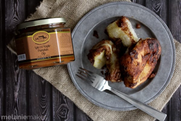 Quick and Easy Spiced Maple Pumpkin Pull Apart Rolls | Melanie Makes