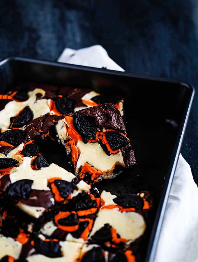 Pumpkin Spice Oreo Cheesecake Brownies